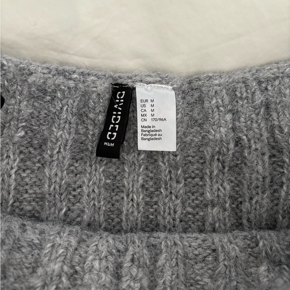 Women’s H&M cozy off the shoulder sweater top Size M - Picture 6 of 7